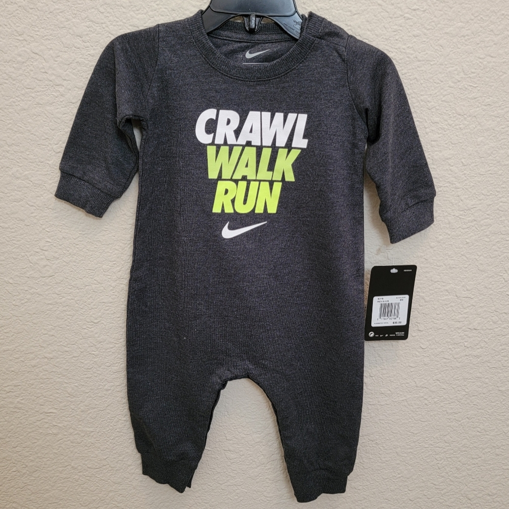 Nike Jumpsuit Crawl, Walk, Run gray for Baby (6M)